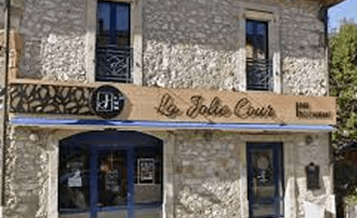 la jolie cour