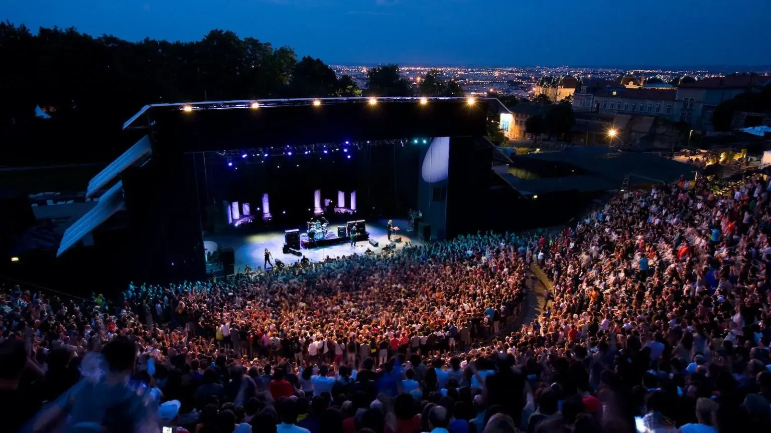 Enjoy Nuits de Fourvière with Kiro Travel’s Reliable Alternative Taxi Lyon