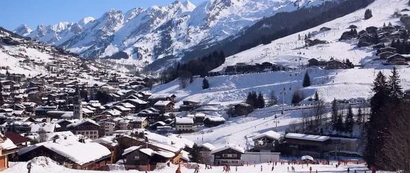 Services de Taxi Alternatif vers les Stations de Ski France et Suisse